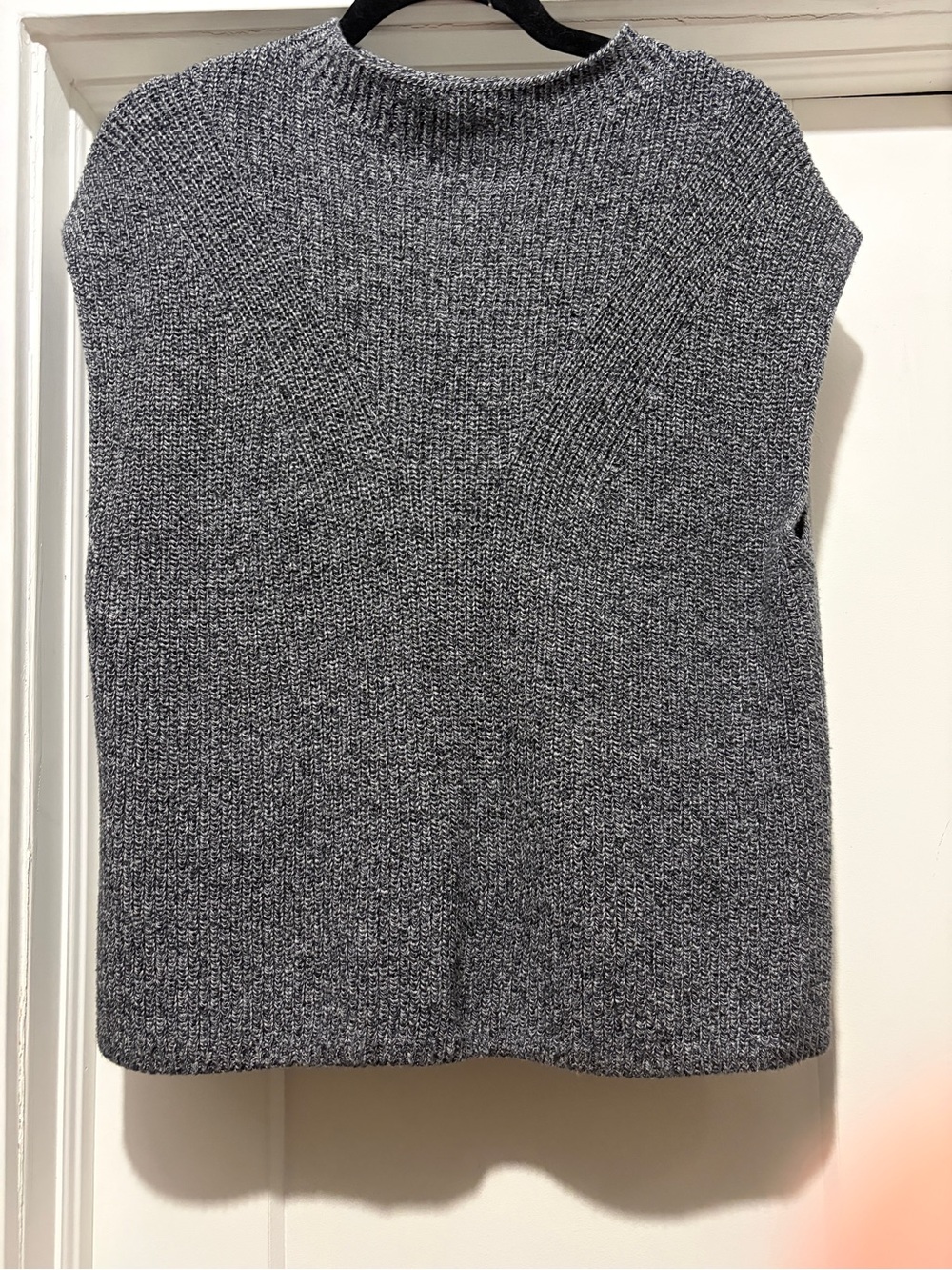 Reitmans Gray Marled Sleeveless Crewneck Sweater